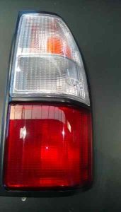 PILOTO TRASERO DERECHO 2222032 / NUEVO / CON PORTALAMPARAS TOYOTA LAND CRUISER (J9)