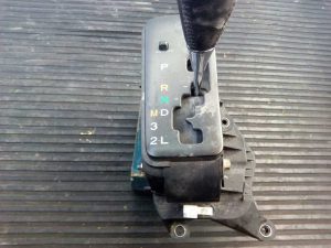 PALANCA CAMBIO 3352130290 / E3-B2-5-4 TOYOTA LEXUS GS 300 (JZS160)