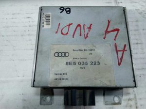 MODULO ELECTRONICO 8E5035223 / E2-A1-13-3 AUDI A4 AVANT (B5)