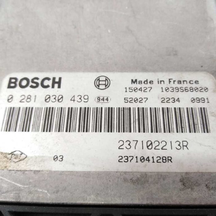 422863