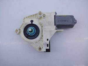 MOTOR ELEVALUNAS DELANTERO IZQUIERDO 0536010002 / E1-B4-48-1 LAND ROVER RANGE ROVER SPORT