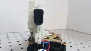 CERRADURA PUERTA DELANTERA DERECHA 3B1837016BH / T2-4-A8-4 / NUEVO UNIVERSAL CERRADURA