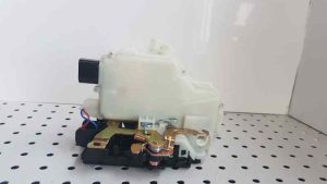CERRADURA PUERTA DELANTERA DERECHA 3B1837016BH / T2-4-A8-4 / NUEVO UNIVERSAL CERRADURA