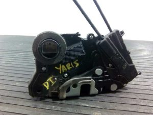 CERRADURA PUERTA DELANTERA IZQUIERDA E2-B4-5-2 TOYOTA YARIS