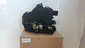 CERRADURA PUERTA TRASERA DERECHA 3B4839016A / T2-4-A7-2 / NUEVO UNIVERSAL CERRADURA