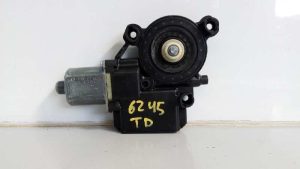 MOTOR ELEVALUNAS TRASERO DERECHO 6R0959812N / E1-A5-51-1 / 0130822533 VOLKSWAGEN POLO (6C1)