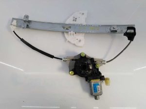ELEVALUNAS TRASERO IZQUIERDO 83450H8000 / E2-B5-20-1 KIA STONIC (YBCUV)