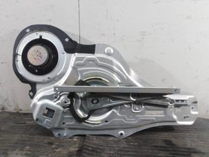 ELEVALUNAS DELANTERO DERECHO 824803U120 / P2-B3-28 / 05997042 KIA SPORTAGE