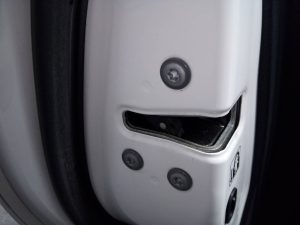 CERRADURA PUERTA TRASERA IZQUIERDA TOYOTA AURIS