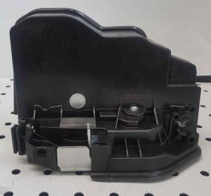 CERRADURA PUERTA DELANTERA IZQUIERDA 7202143 / T2-2-B3-4 / NUEVO BMW SERIE 3 BERLINA (E90)