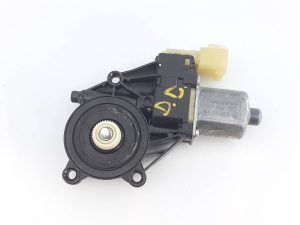 MOTOR ELEVALUNAS DELANTERO DERECHO 0130822619 / E2-B3-3-2 FORD FIESTA (CCN)