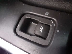 MANDO ELEVALUNAS TRASERO DERECHO VOLVO S60 LIM.