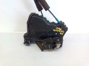 CERRADURA PUERTA DELANTERA DERECHA E2-B4-5-2 TOYOTA LAND CRUISER (J12)