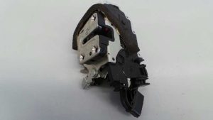 CERRADURA PUERTA DELANTERA IZQUIERDA E2-A4-61-2 NISSAN X-TRAIL (T32)