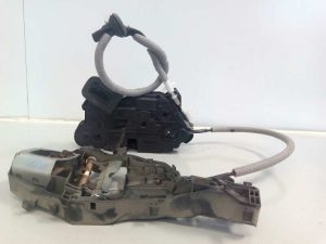 CERRADURA PUERTA DELANTERA IZQUIERDA 5E1837015A / E1-B6-4-2 VOLKSWAGEN PASSAT LIM. (3G2)