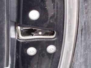 CERRADURA PUERTA DELANTERA DERECHA TOYOTA AVENSIS CROSS SPORT (T27)