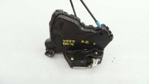 CERRADURA PUERTA DELANTERA DERECHA 4F6070310 / E2-B4-5-2 TOYOTA RAV 4 (A3)