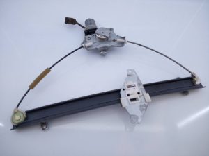 ELEVALUNAS DELANTERO DERECHO E2-B3-19-2 SSANGYONG REXTON
