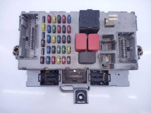 CAJA RELES / FUSIBLES 46817785NPL / E3-A4-23-1 FIAT PUNTO BERLINA (188)