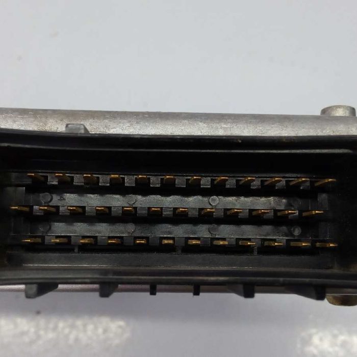 527906