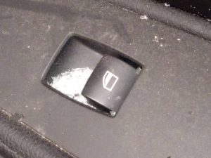 MANDO ELEVALUNAS DELANTERO DERECHO BMW SERIE 1 BERLINA (E81/E87)