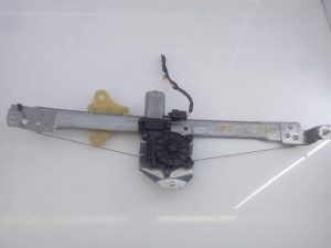 ELEVALUNAS DELANTERO DERECHO 807200713R / E1-A1-4-1 RENAULT CAPTUR