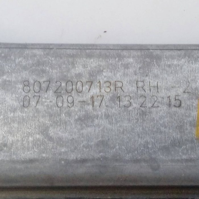 543986