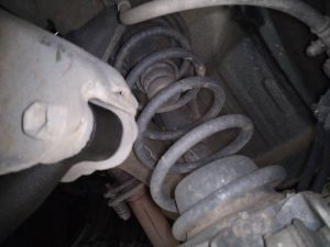 AMORTIGUADOR DELANTERO IZQUIERDO SUZUKI JIMNY SN (FJ)