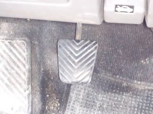 PEDAL EMBRAGUE MITSUBISHI L 200 (KA0/KB0)