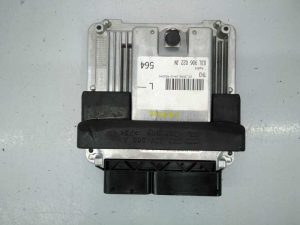 CENTRALITA MOTOR UCE 03L906022JN / E2-A1-13-9 / 0281015318 AUDI A4 BER. (B8)