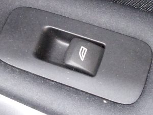 MANDO ELEVALUNAS TRASERO DERECHO VOLVO V40