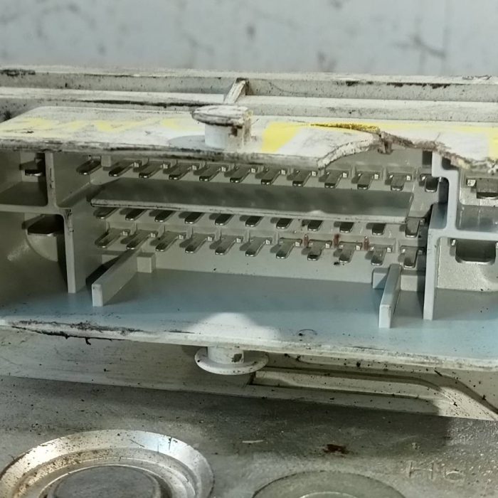 593661