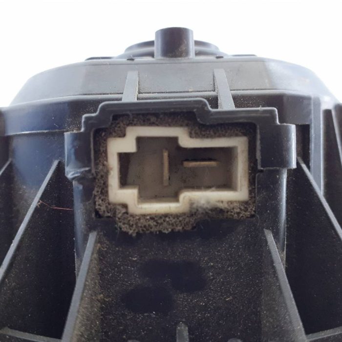 596816