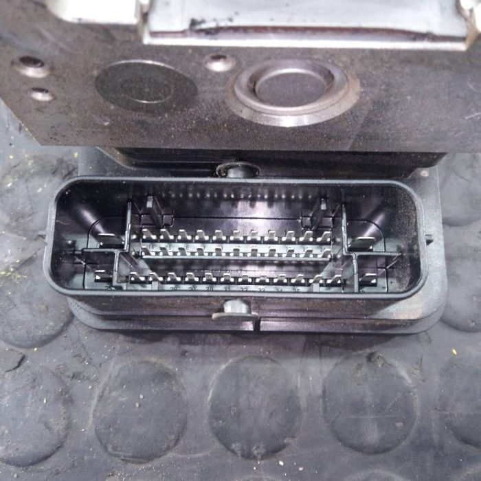 600031
