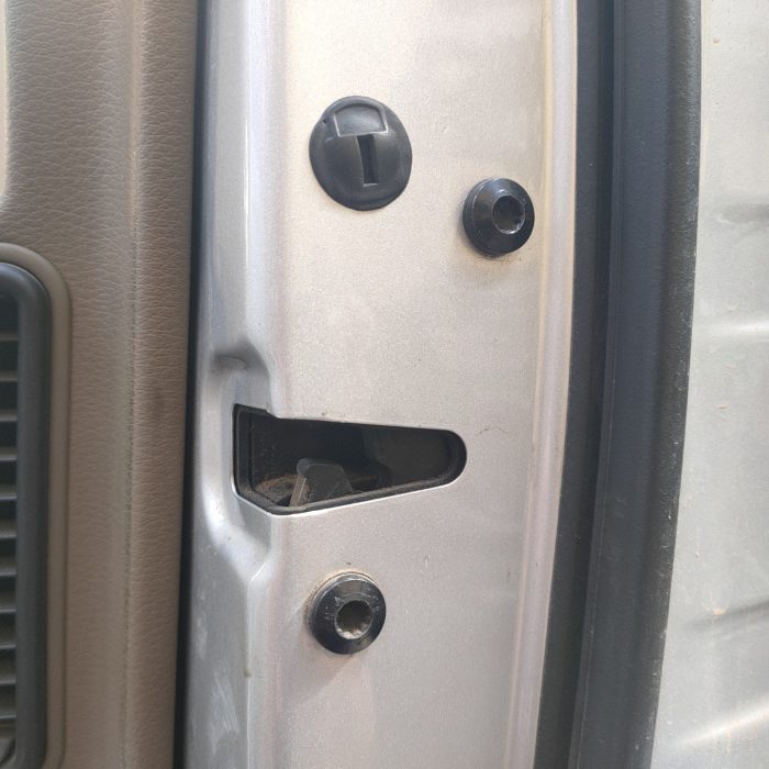 607495