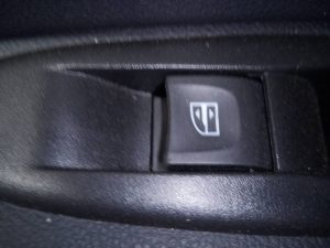 MANDO ELEVALUNAS TRASERO DERECHO RENAULT CAPTUR