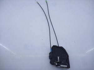 CERRADURA PUERTA TRASERA IZQUIERDA E2-B4-3-2 TOYOTA AURIS