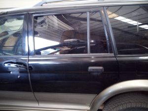 PUERTA TRASERA IZQUIERDA MITSUBISHI MONTERO SPORT (K90)