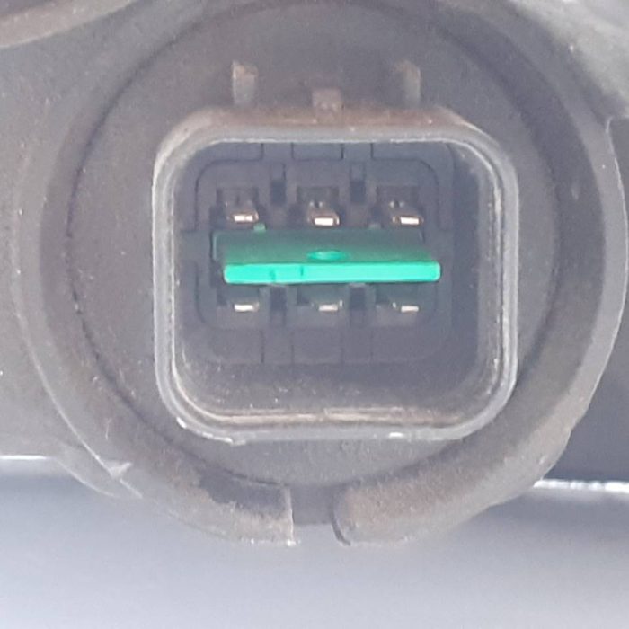 627898