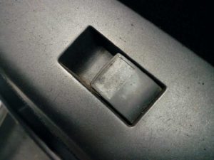 MANDO ELEVALUNAS DELANTERO DERECHO 848100D030 TOYOTA RAV 4