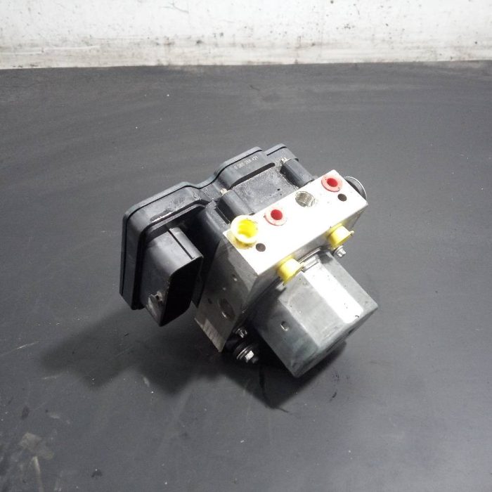 636176