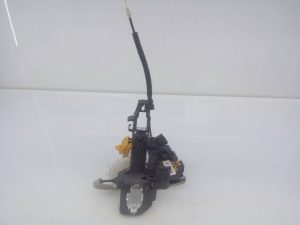 CERRADURA PUERTA DELANTERA DERECHA 81320A2410KLV / E2-B5-15-1 KIA CEE´D