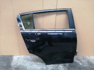 PUERTA TRASERA DERECHA E4-B3-8 KIA SPORTAGE