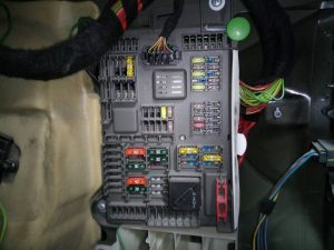 CAJA RELES / FUSIBLES BMW X5 (E70)