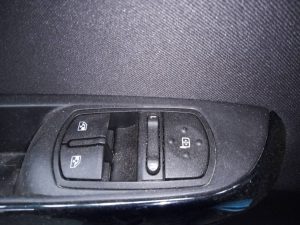 MANDO ELEVALUNAS DELANTERO IZQUIERDO OPEL CORSA E