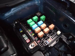 CAJA RELES / FUSIBLES SSANGYONG TIVOLI