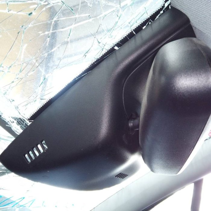 405696
