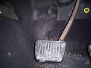 PEDAL EMBRAGUE CHRYSLER JEEP CHEROKEE (KJ)