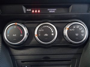 MANDO CLIMATIZADOR MAZDA 2 LIM. ()