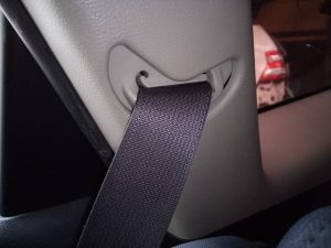 CINTURON SEGURIDAD TRASERO DERECHO KIA CARENS ( )